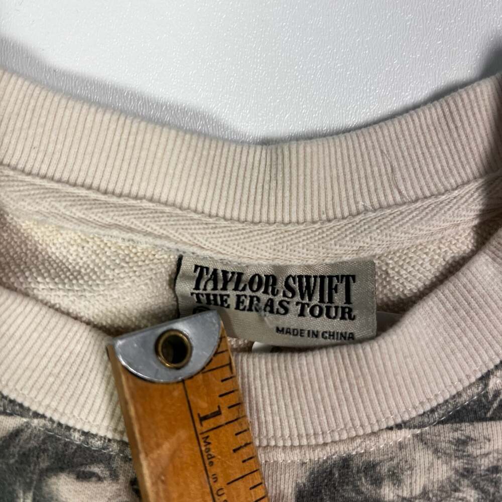 Taylor Swift - image 7